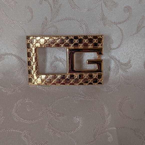 G Gold tone Belt Buckle - Picture 6 of 9